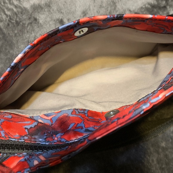 KIPLING- Floral Crossbody Bag - Red/Blue/Black with the Iconic Monkey Keychain. - Picture 6 of 10